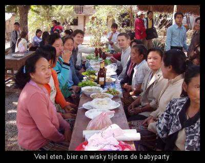 Veel eten, bier en wisky tijdens de babyparty